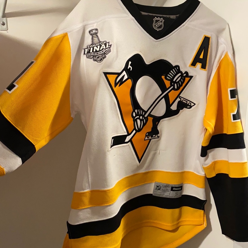 Official Pittsburgh Penguins Jersey with patches
